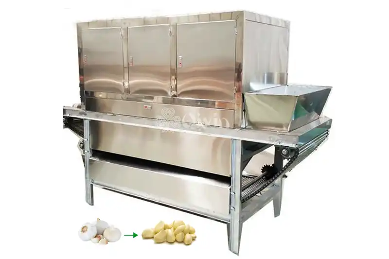 How does a industrial garlic peeler machine peel a large quantity of garlic?